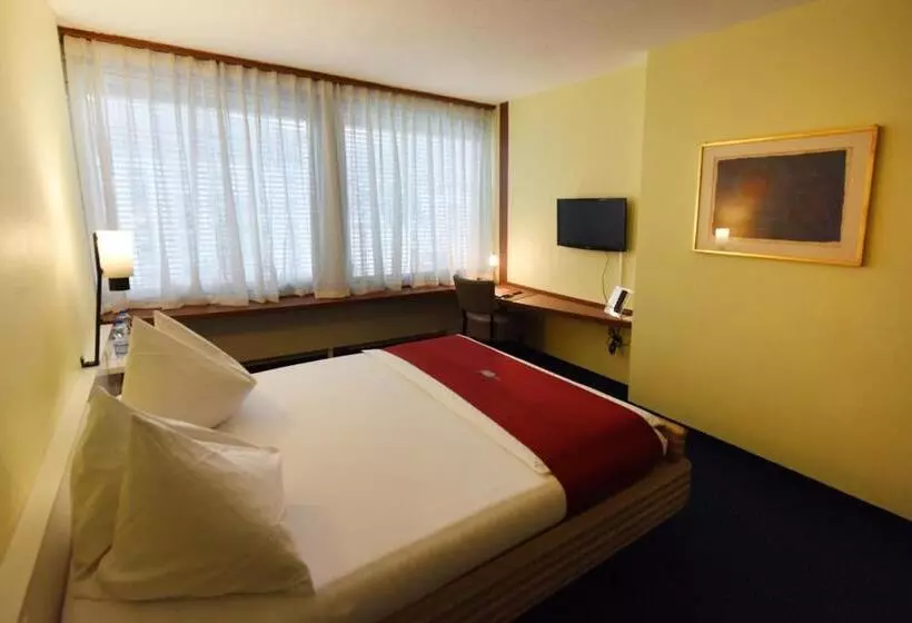 Standard Single Room, Dufour