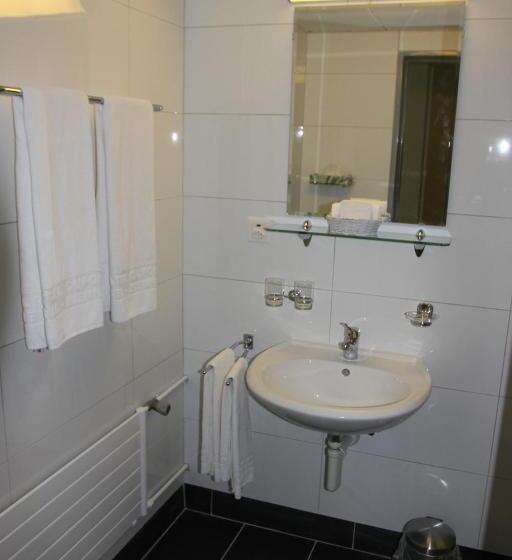 חדר סטנדרט, Dufour