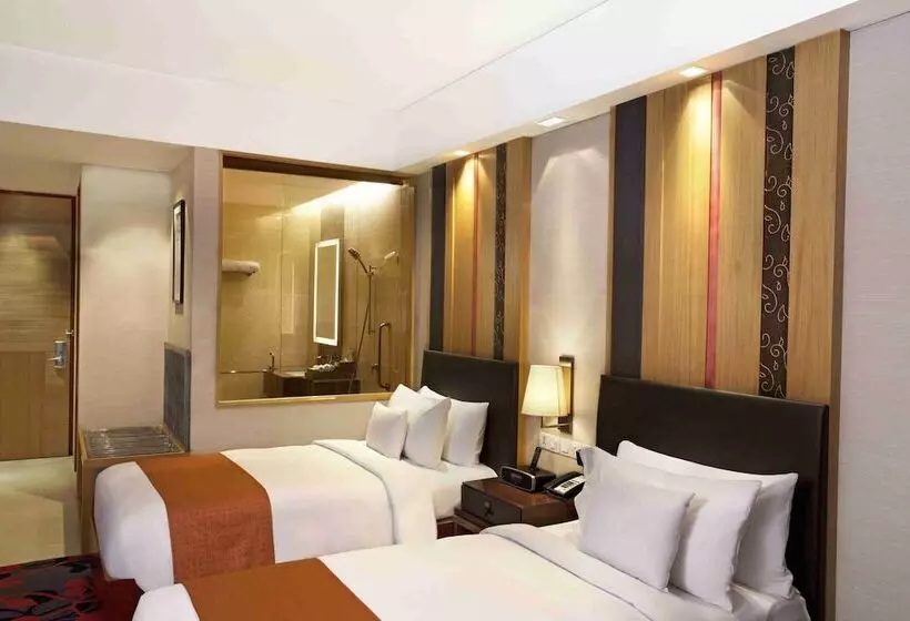ダブルベッドスタンダードルーム, Holiday Inn New Delhi Mayur Vihar Noida, An Ihg