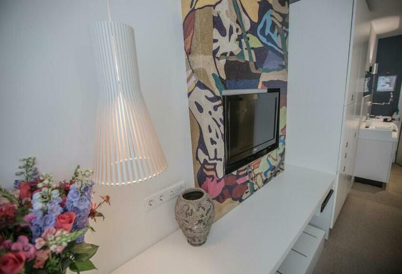 غرفة كومفورت, Jl No76