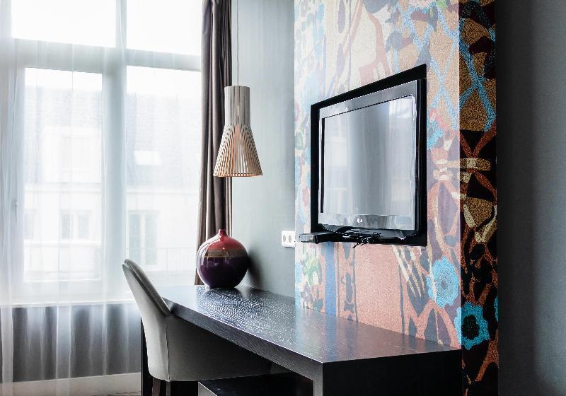 غرفة تنفيذية, Jl No76