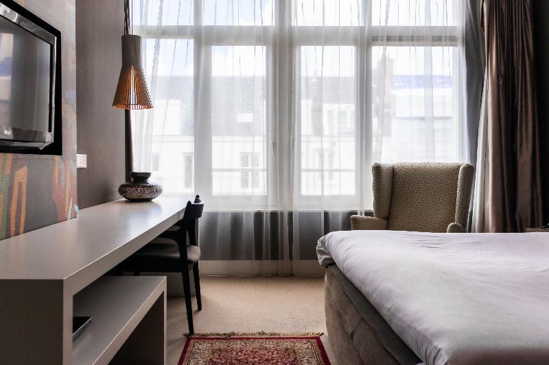 غرفة ديلوكس, Jl No76