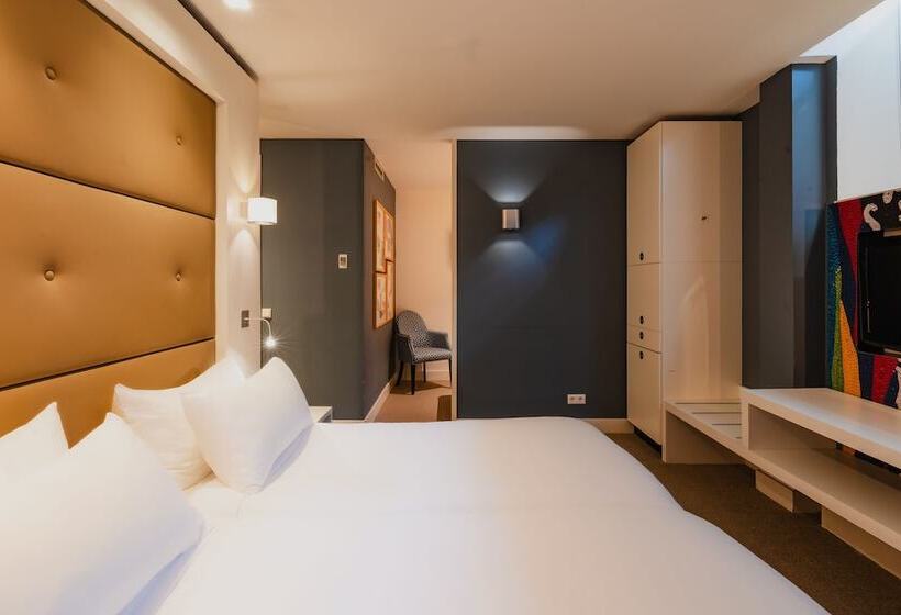 غرفة عائلية, Jl No76