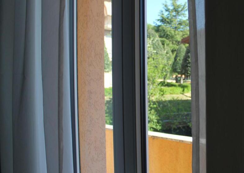 豪华单人间, La Ruota Dei Pavoni