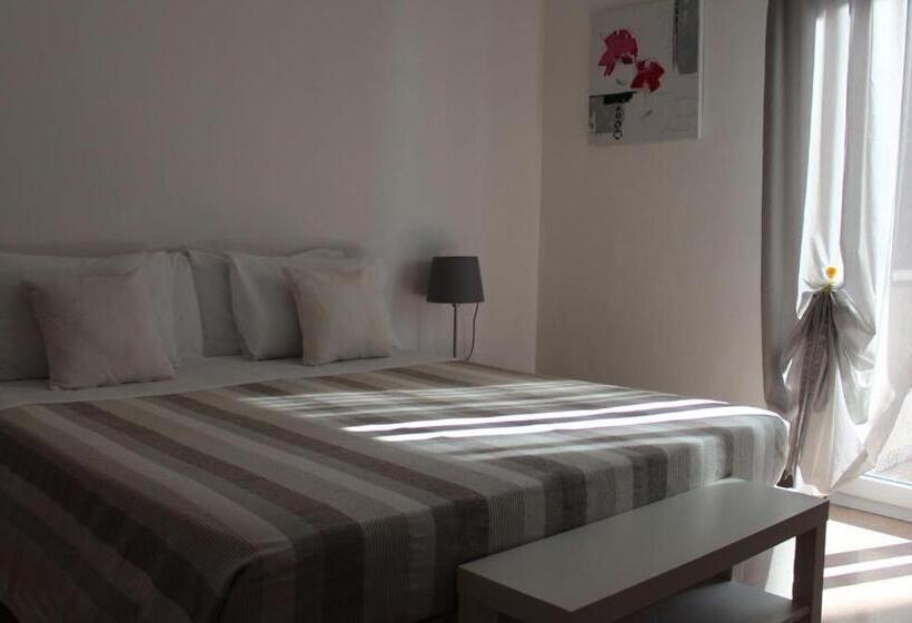 高级单人间, La Ruota Dei Pavoni