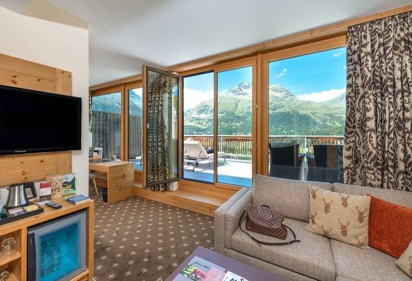 주니어 스위트, Nira Alpina