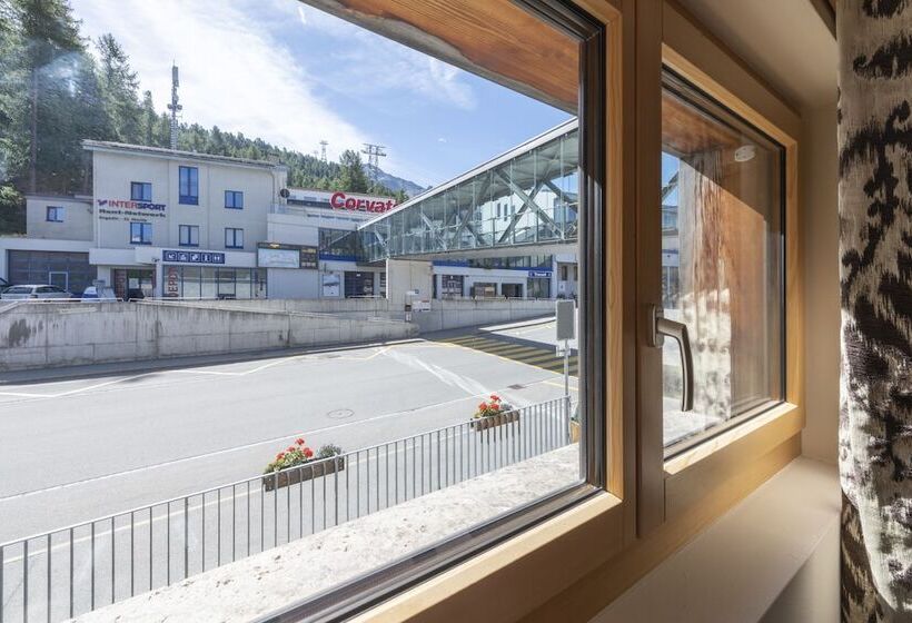 コンフォートルーム, Nira Alpina