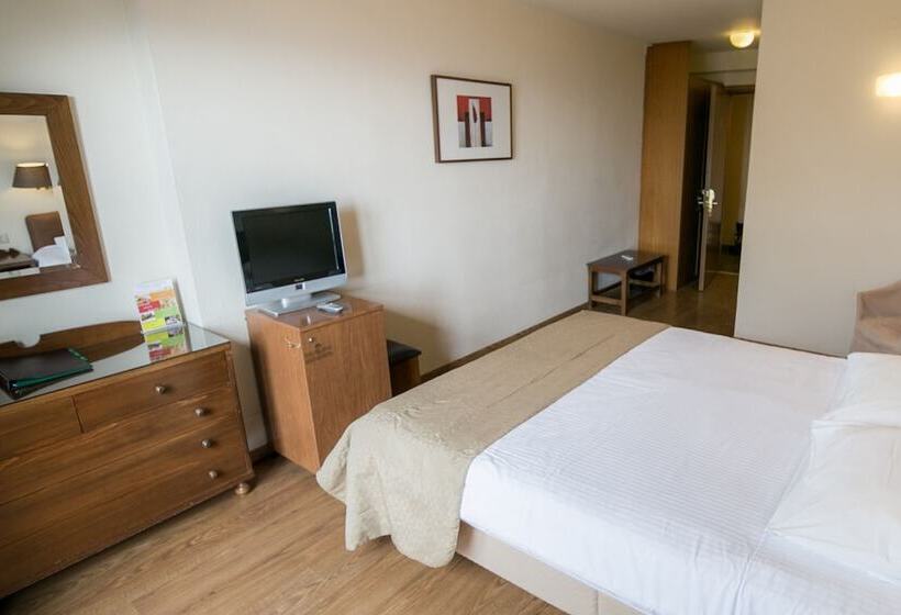 חדר קלאסי עם נוף, Portaria