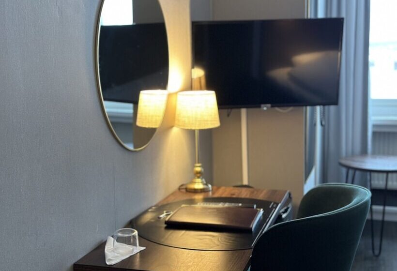 标准单人间, Victoria