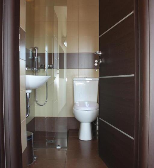 غرفة قياسية مزوَّدة بشُرفة, Pella Inn Hostel