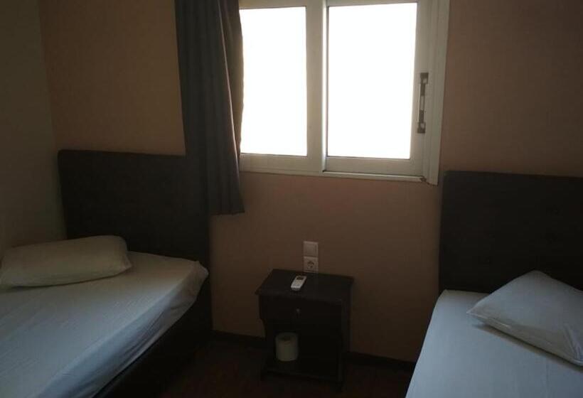 غرفة إقتصادية, Pella Inn Hostel