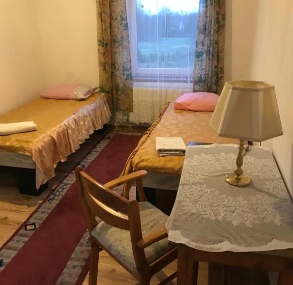 اتاق اکونومی, First Price