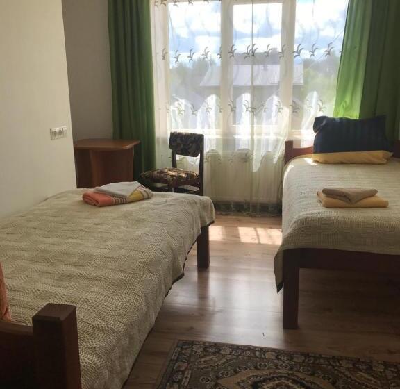 اتاق اکونومی, First Price