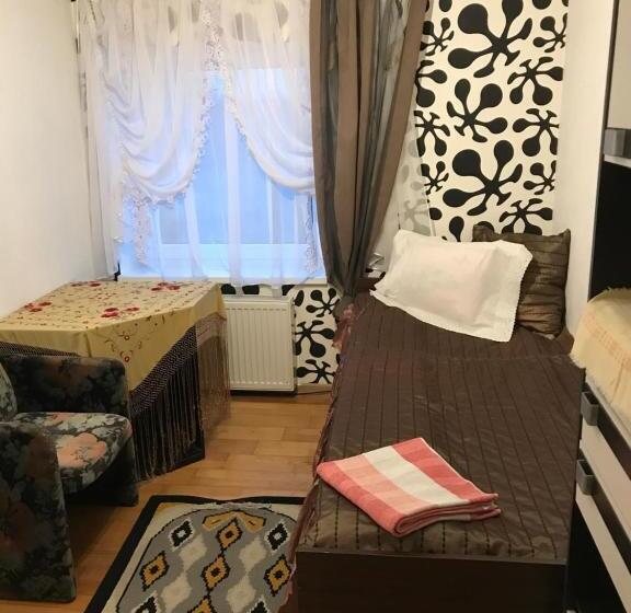 اتاق اکونومی یک تخته, First Price