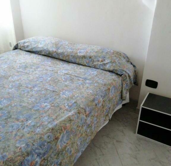 غرفة قياسية مطلّة علي الحديقة, Il Cortile