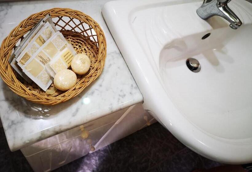 غرفة قياسية, Il Cortile