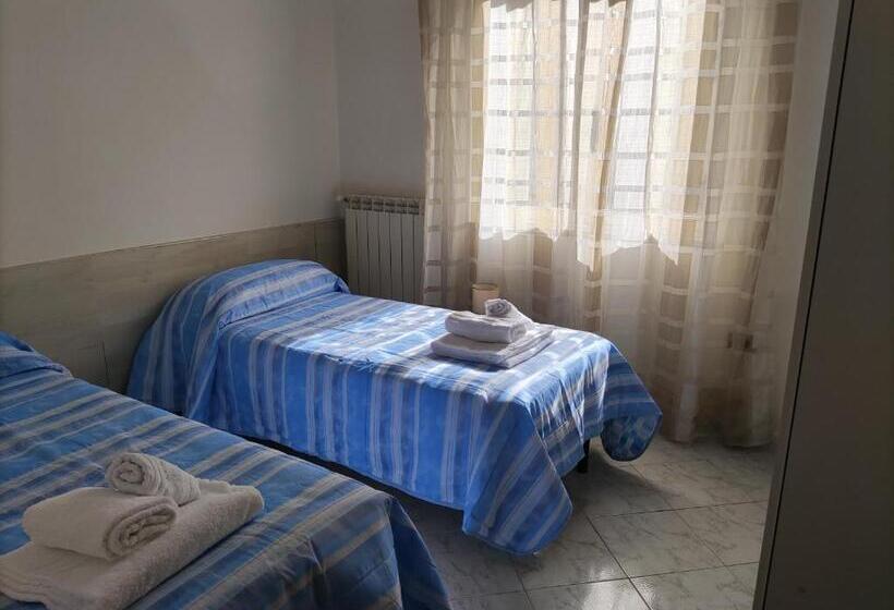 غرفة إقتصادية, Il Cortile