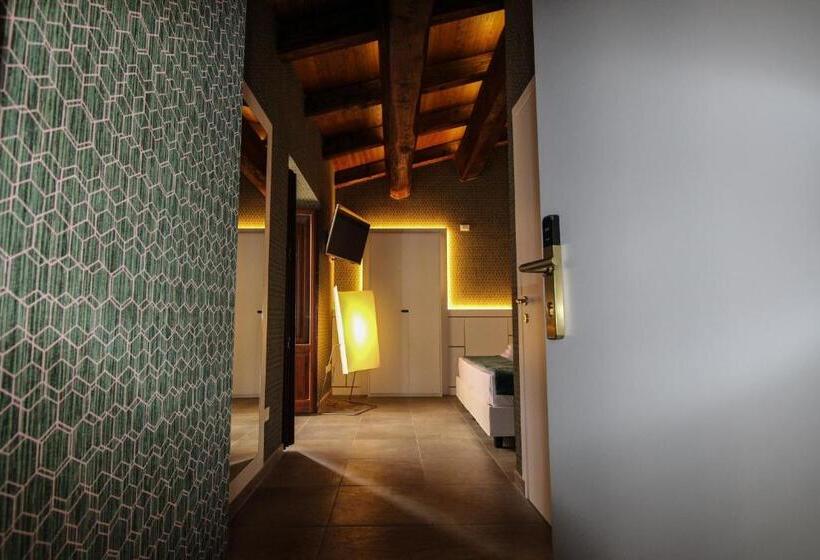 اتاق لوکس با تخت بزرگ, Nel Cuore Dell Aquila Bnb