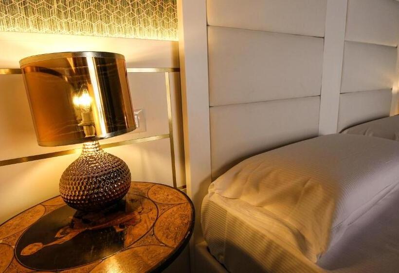 اتاق لوکس با تخت بزرگ, Nel Cuore Dell Aquila Bnb