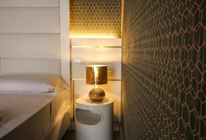 اتاق لوکس با تخت بزرگ, Nel Cuore Dell Aquila Bnb