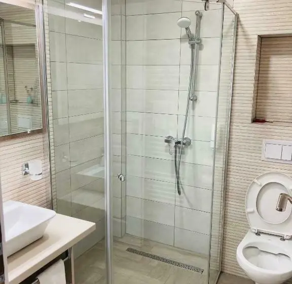 Standard-huone, Sim House
