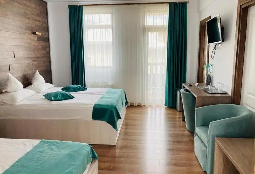 Standard Kolmen Hengen Huone, Sim House