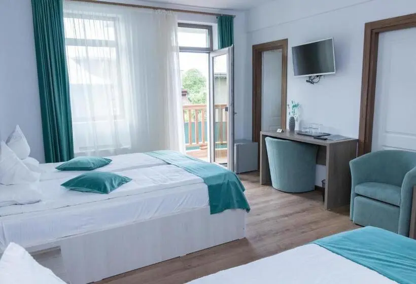 Standard Kolmen Hengen Huone, Sim House