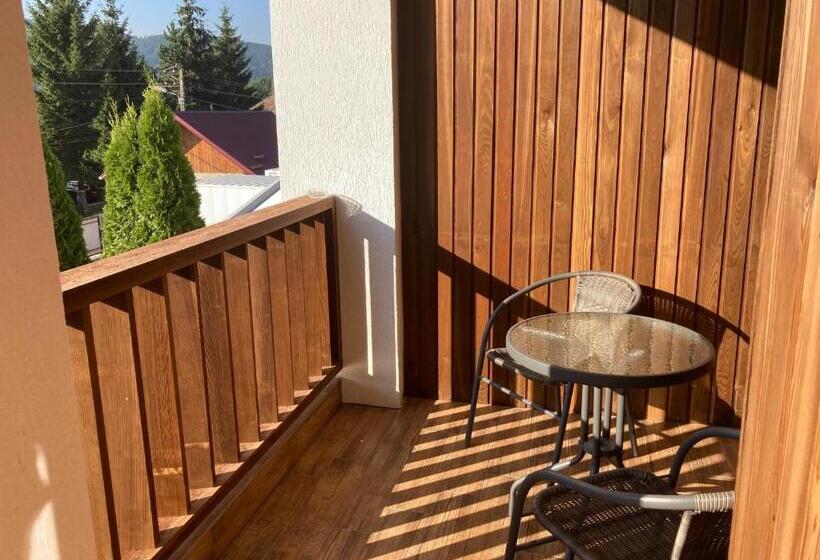 آپارتمان 1 خوابه با بالکن, Sim House