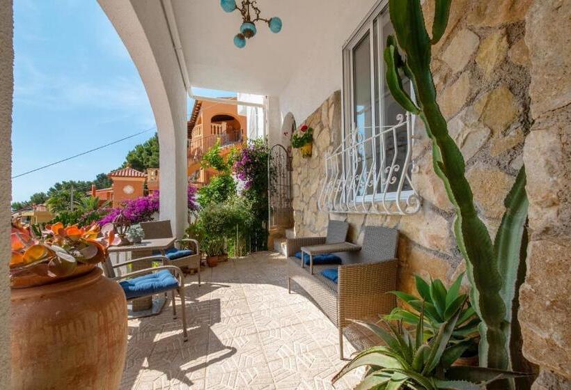 اتاق استاندارد چهار تخته با چشم‌انداز دریا, Villa Vista Calpe