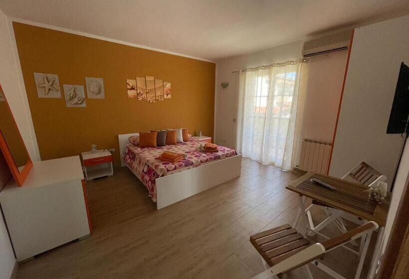 غرفة قياسية مزوَّدة بتراس, Beppo S B&b