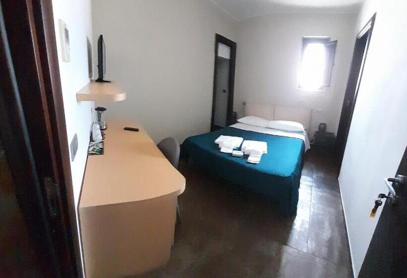 חדר משפחתי, Torre Domini