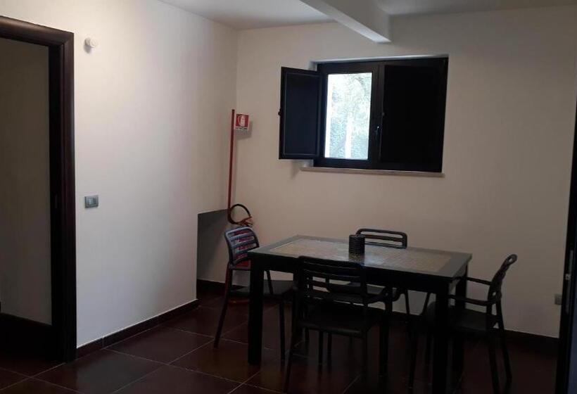 חדר משפחתי, Torre Domini