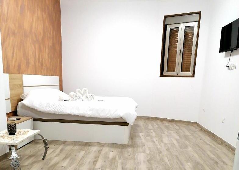 اتاق لوکس, Casa Brava