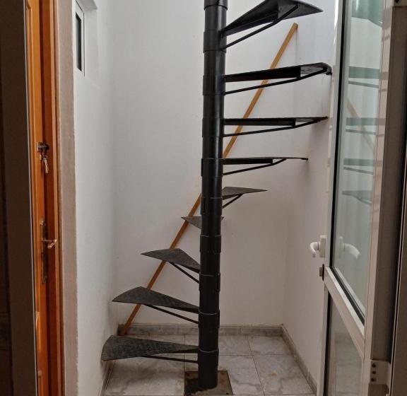 اتاق لوکس, Casa Brava