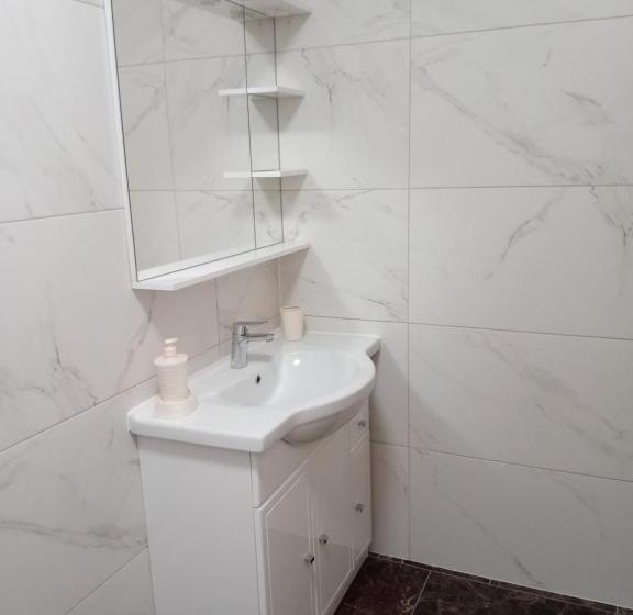 اتاق خانوادگی, Casa Brava