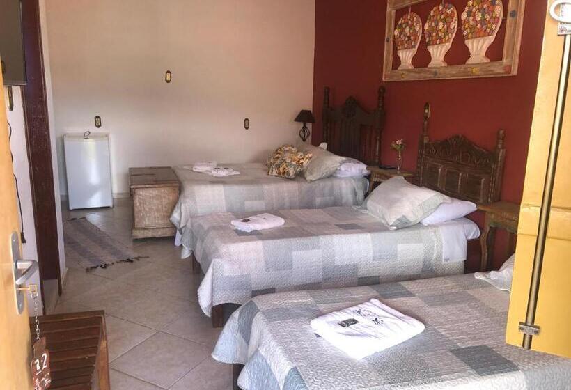 חדר סטנדרט לארבעה, Pousada Vó Iris Tiradentes Mg