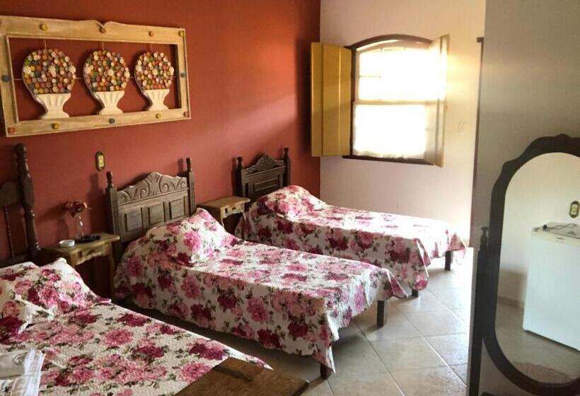 חדר סטנדרט לארבעה, Pousada Vó Iris Tiradentes Mg