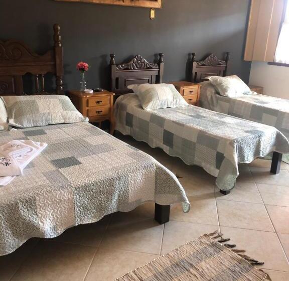 חדר משפחתי, Pousada Vó Iris Tiradentes Mg