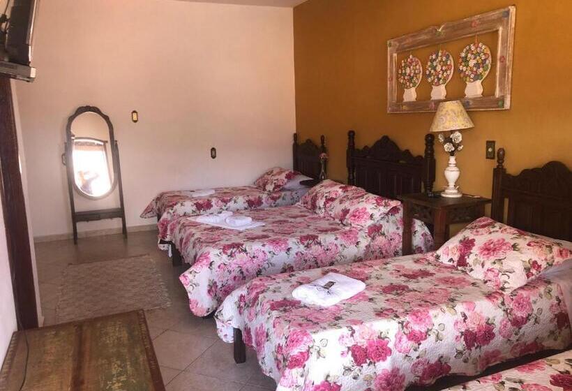 חדר משפחתי, Pousada Vó Iris Tiradentes Mg