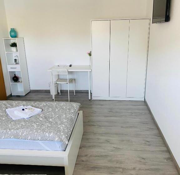 Номер Стандарт с Балконом, Pension Platzhirsch