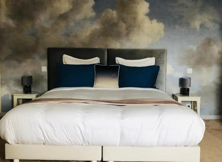 キングサイズベッドのスーペリアルーム, Demeure Du Porzou, Chambres D Hôtes De Charme Dans Demeure D Exception, Parc Paysager, Spa, Massages