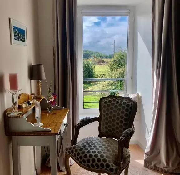 キングサイズベッドのスーペリアルーム, Demeure Du Porzou, Chambres D Hôtes De Charme Dans Demeure D Exception, Parc Paysager, Spa, Massages