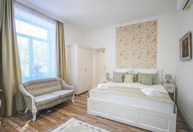 Номер Стандарт с Балконом, Villa Bella