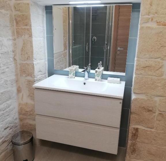 اتاق استاندارد چهار تخته, Le Gravinelle