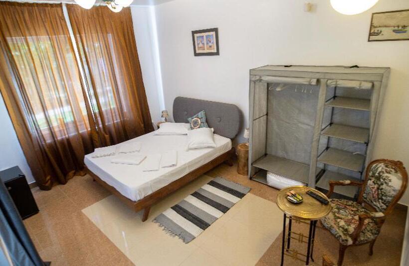 Standard room with outdoor bath, Vila Jean Bart