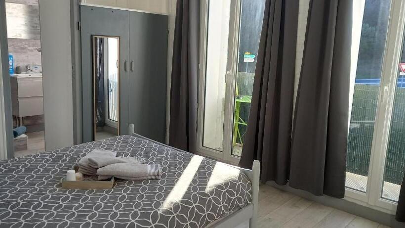 Номер Стандарт, Auberge Du Chêne
