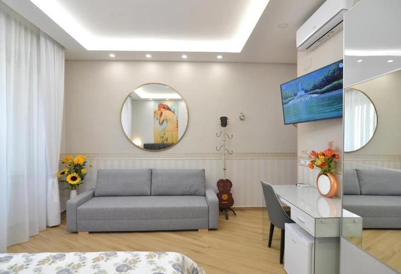 اتاق سوپریور سه تخته, Caserta Deluxe Bis