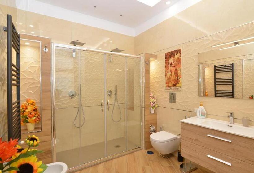 اتاق لوکس سه تخته, Caserta Deluxe Bis