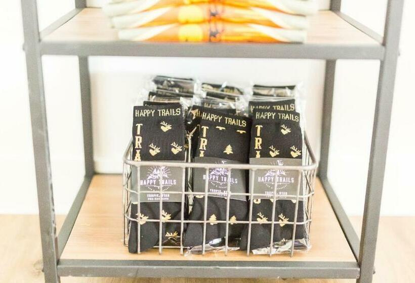 غرفة قياسية رباعية, Happy Trails Bnb