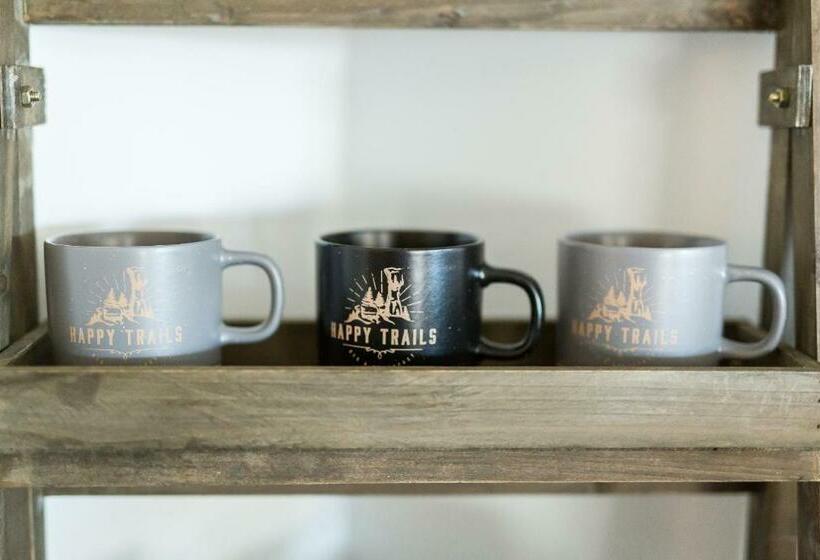 غرفة قياسية رباعية, Happy Trails Bnb